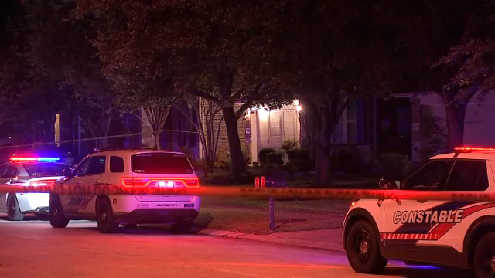 12-year-old calls 911 after mom, man found dead in apparent murder-suicide in Tomball, HCSO says