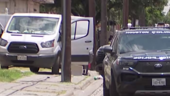 Harris County DA investigators return to east Houston scene of ICE agent shooting that killed Lorenzo Salgado Araujo